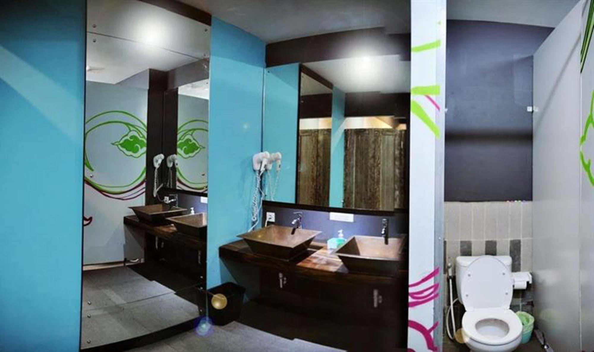 Nau Here Hostel كوتا المظهر الخارجي الصورة