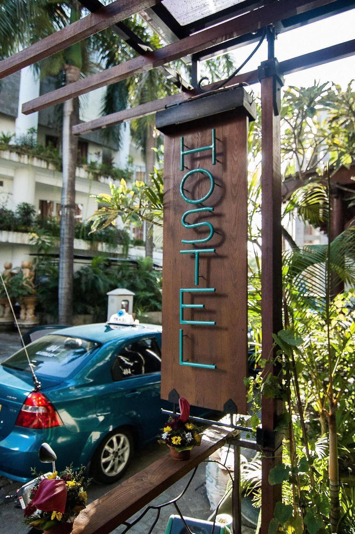 Nau Here Hostel كوتا المظهر الخارجي الصورة